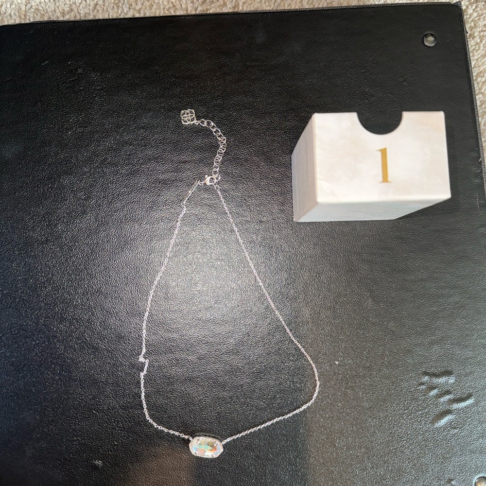 Kendra Scott 2025 12 Days of Joy Silver Box - Picture 3 of 16
